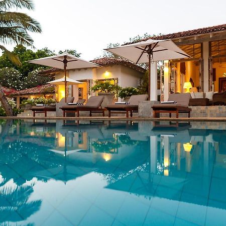 (2500 m²), 4 Schlafzimmer und 4 eigene Badezimmer in Thalpe Habaraduwa Central Exterior foto