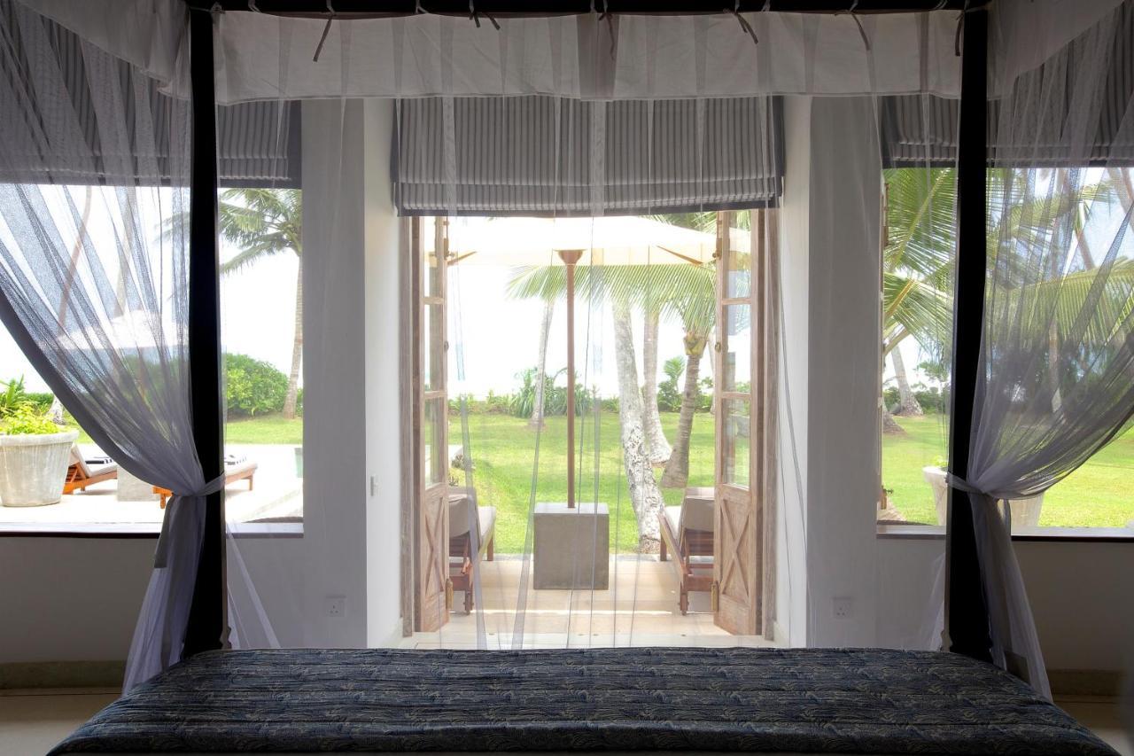 (2500 m²), 4 Schlafzimmer und 4 eigene Badezimmer in Thalpe Habaraduwa Central Exterior foto