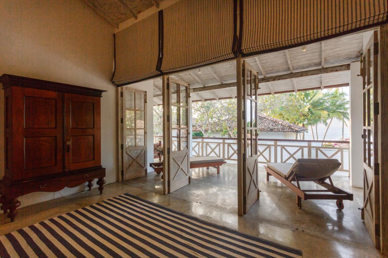 (2500 m²), 4 Schlafzimmer und 4 eigene Badezimmer in Thalpe Habaraduwa Central Exterior foto