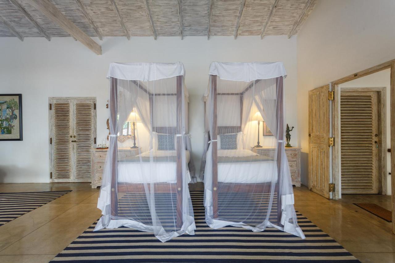 (2500 m²), 4 Schlafzimmer und 4 eigene Badezimmer in Thalpe Habaraduwa Central Exterior foto