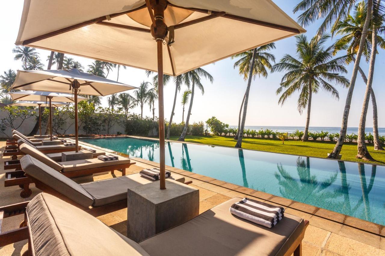 (2500 m²), 4 Schlafzimmer und 4 eigene Badezimmer in Thalpe Habaraduwa Central Exterior foto