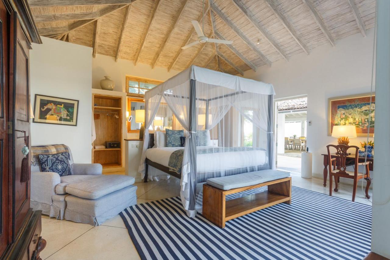 (2500 m²), 4 Schlafzimmer und 4 eigene Badezimmer in Thalpe Habaraduwa Central Exterior foto