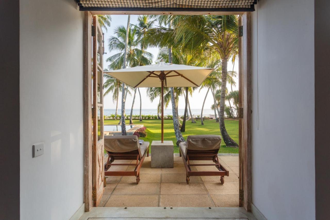 (2500 m²), 4 Schlafzimmer und 4 eigene Badezimmer in Thalpe Habaraduwa Central Exterior foto