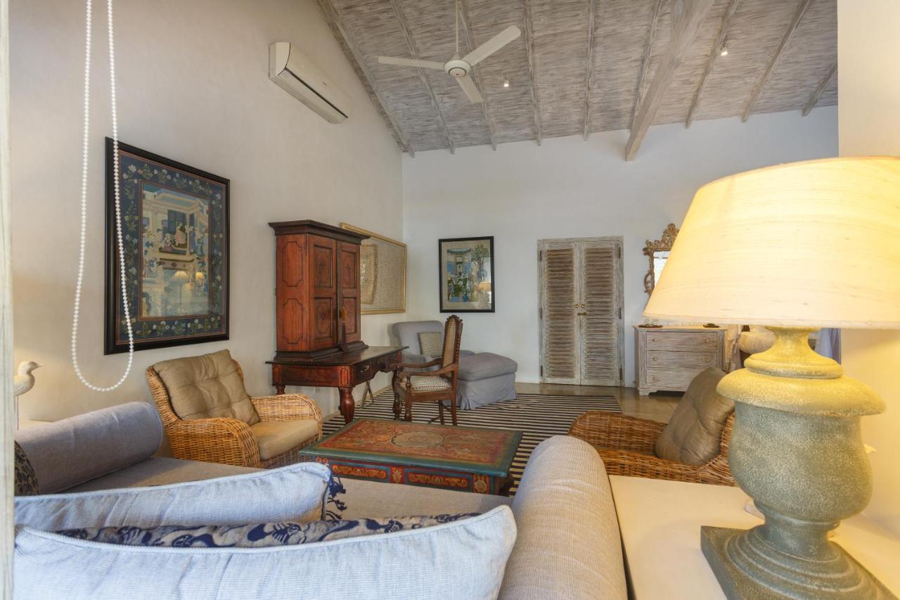 (2500 m²), 4 Schlafzimmer und 4 eigene Badezimmer in Thalpe Habaraduwa Central Exterior foto